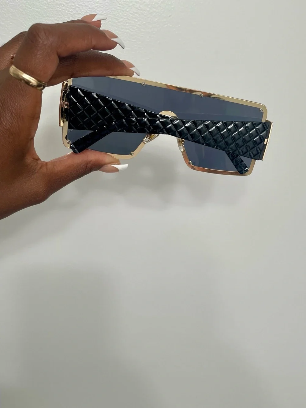 Oversized Shield Sunglasses in Black(new)
